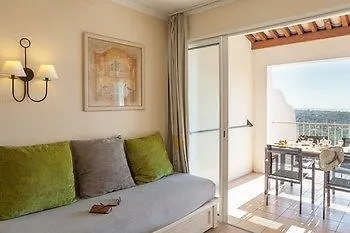 Pierre & Les Restanques Du Golfe De Saint-tropez Apart Otel 4*