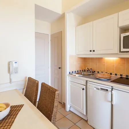 Apart Otel Pierre & Les Restanques Du Golfe De Saint-tropez 4*